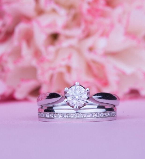 Pomôžeme vám vybrať zásnubný prsteň snov!