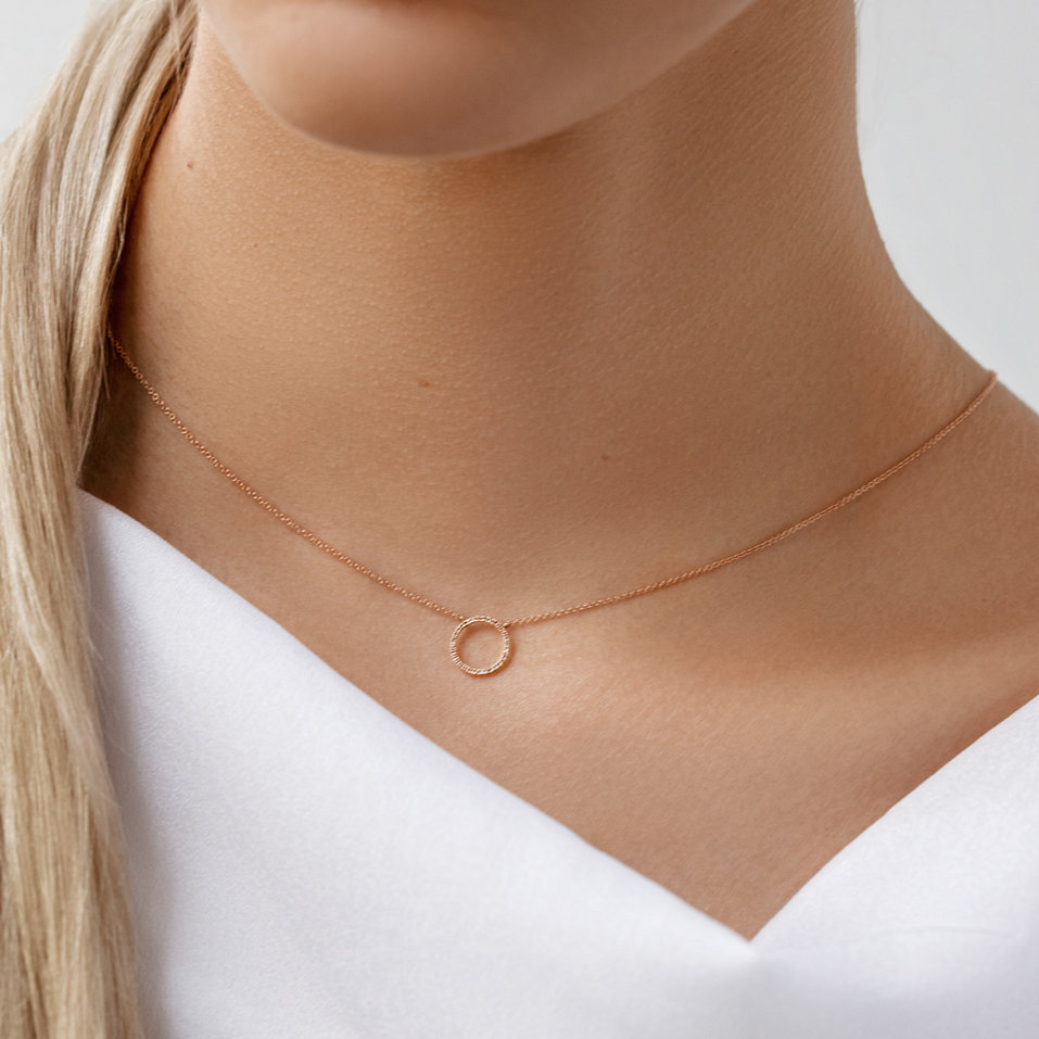 Náhrdelník s čiernymi a bielymi diamantmi Little Circle