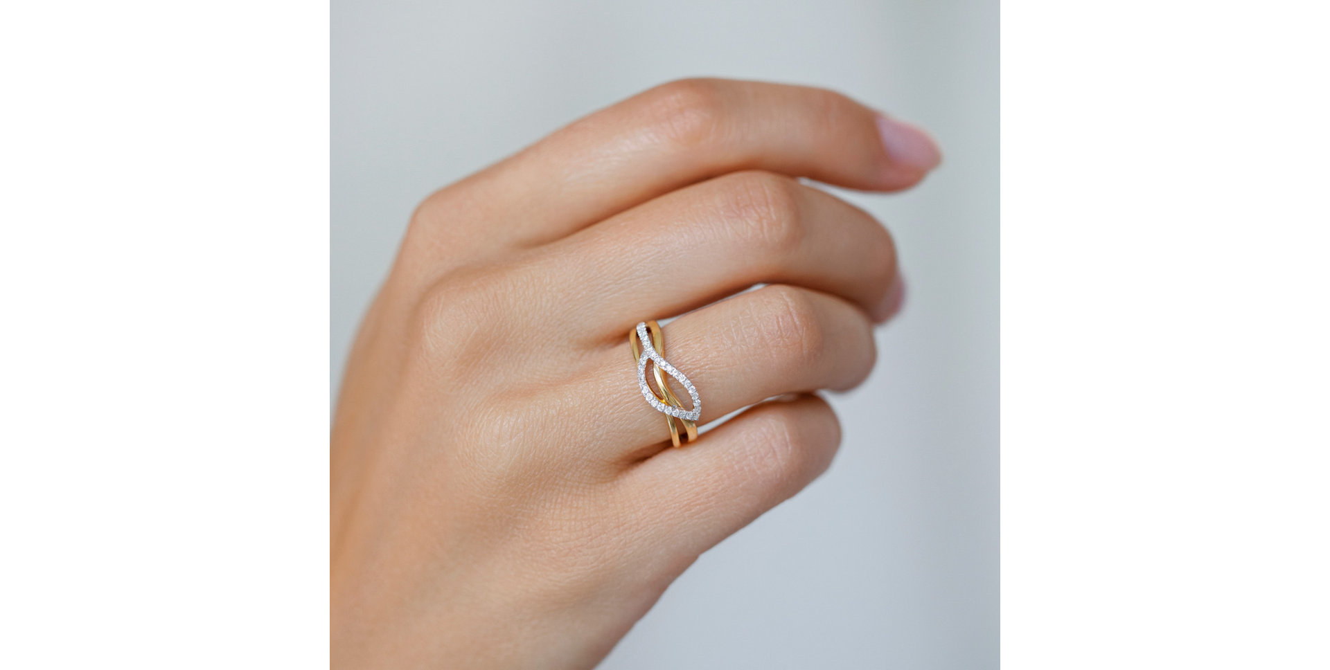 Prsteň s čiernymi diamantmi Dazzling Leaf