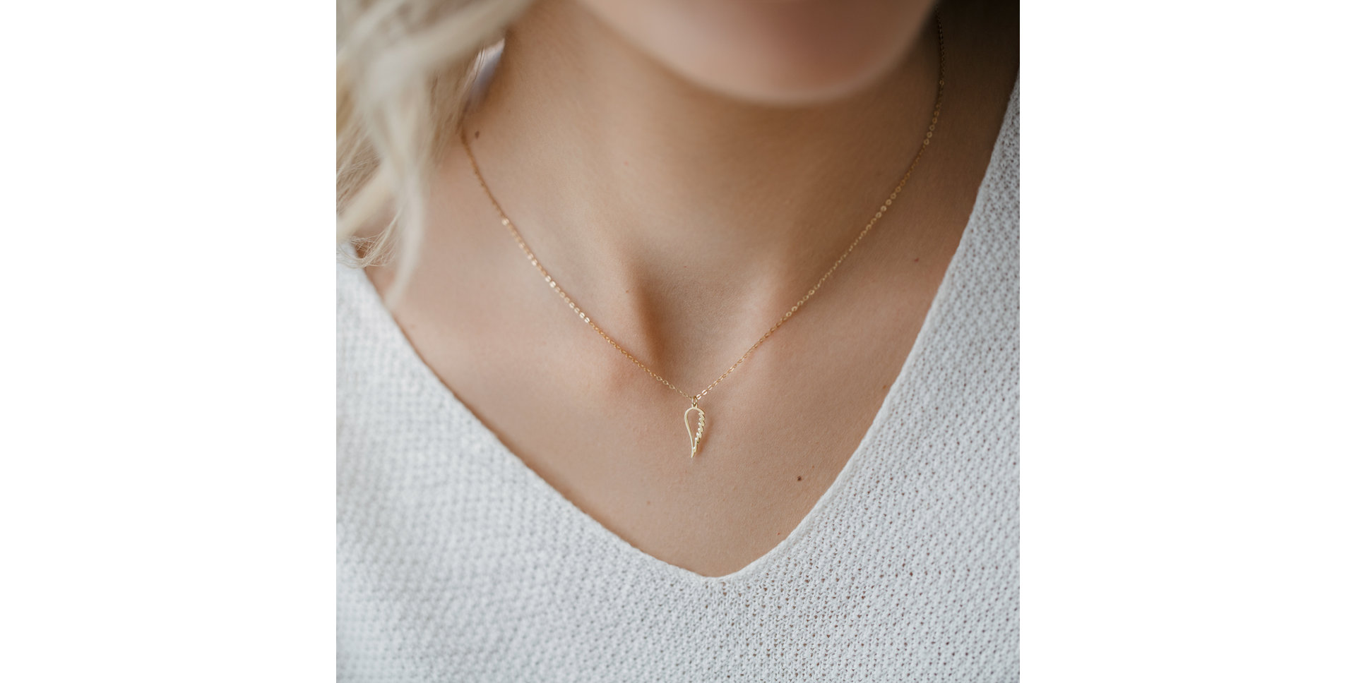 Náhrdelník s diamantom Angel Wing