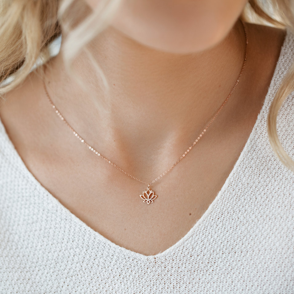 Náhrdelník s diamantom Lotus Flower