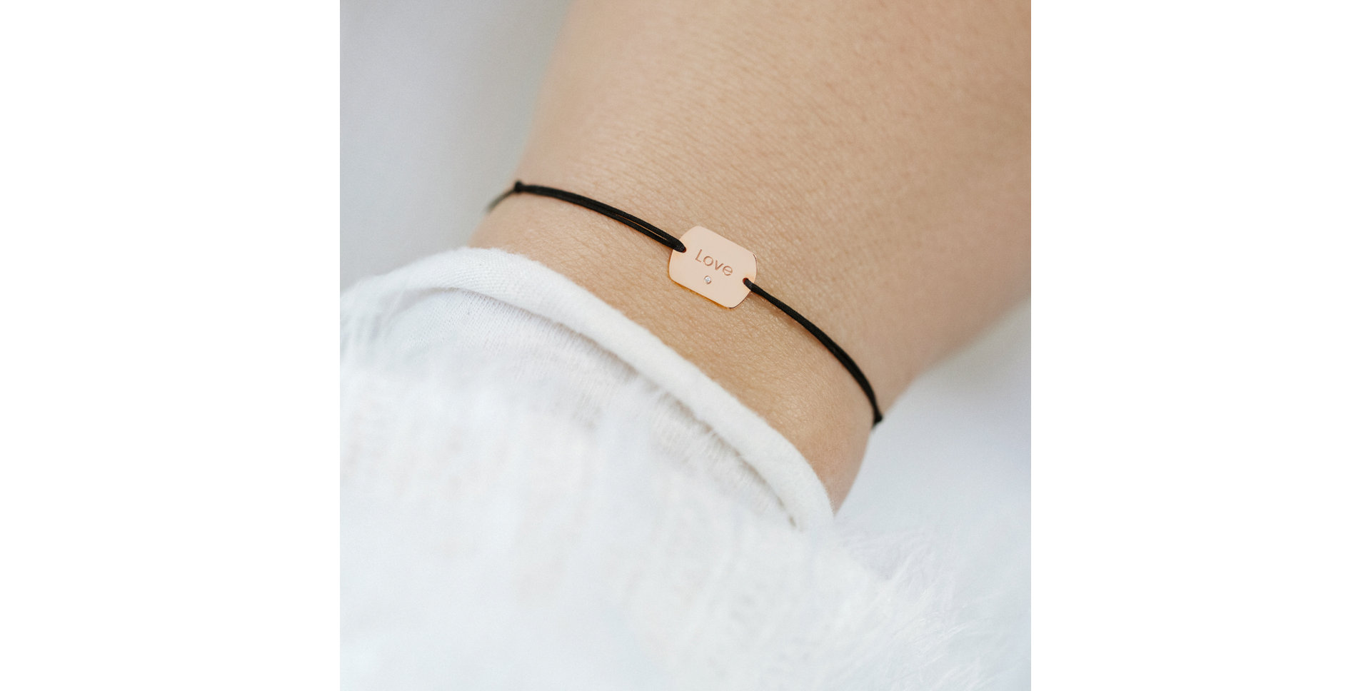 Diamantový náramok so šnúrkou Love Stamp