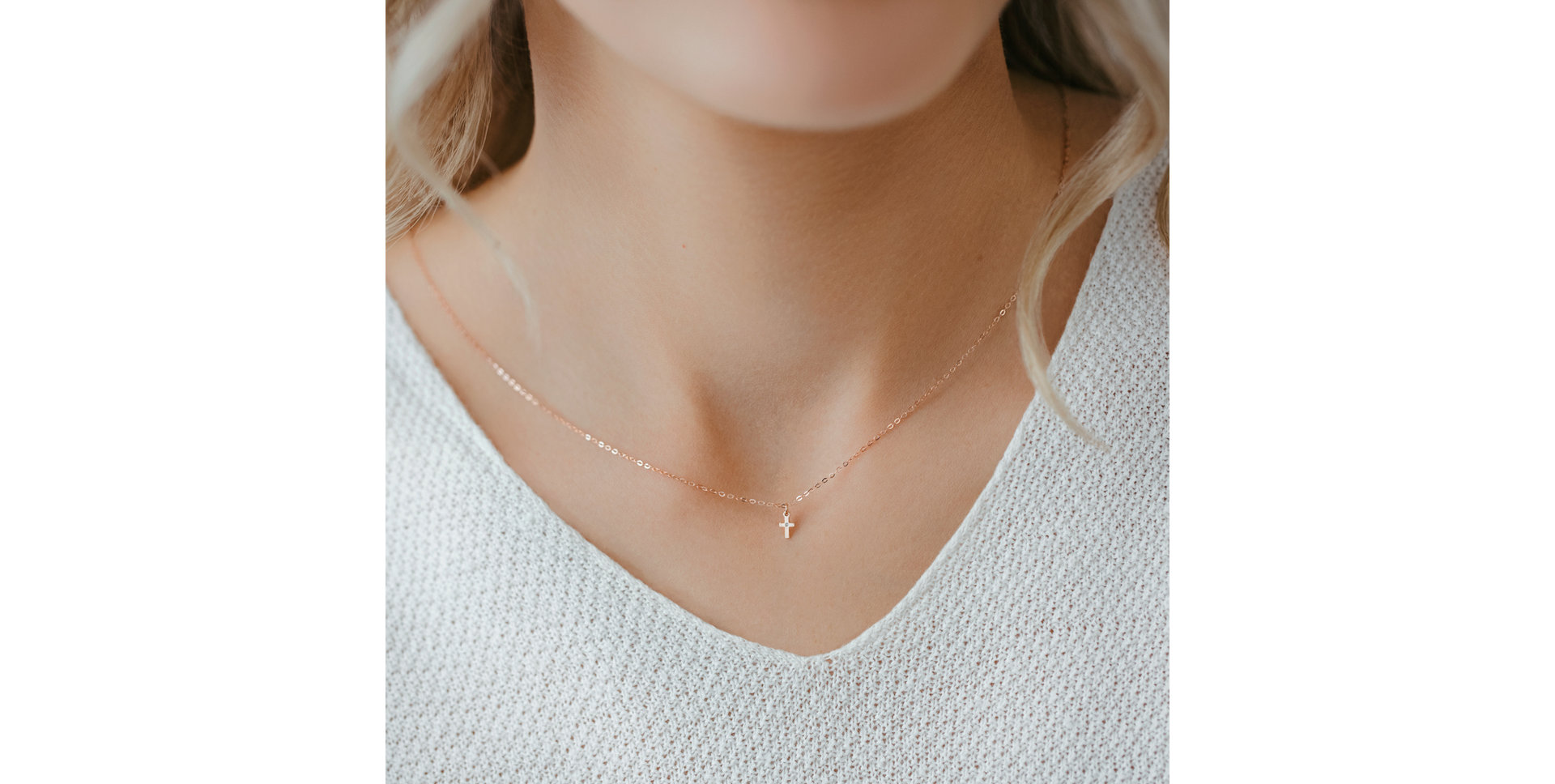 Náhrdelník s diamantom Cross