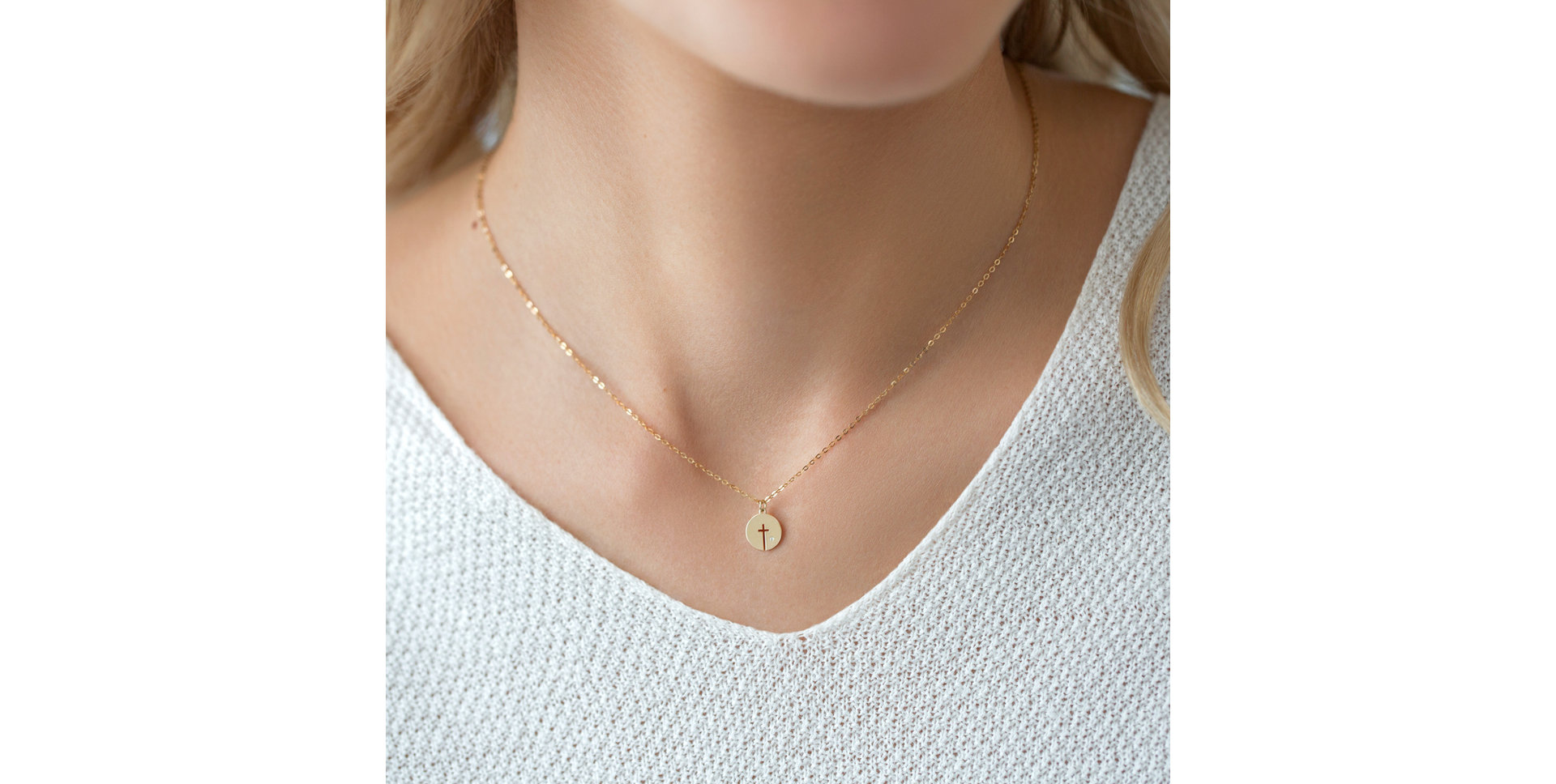 Náhrdelník s diamantom Icon Cross