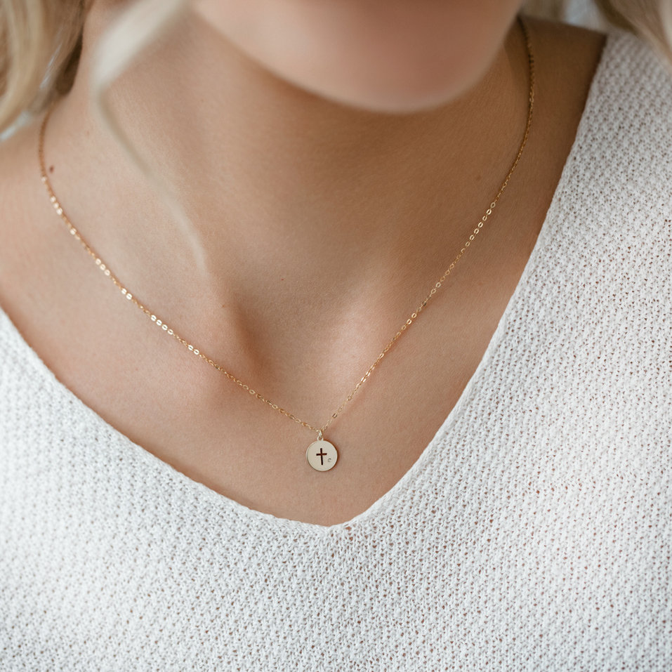 Náhrdelník s diamantom Tiny Cross