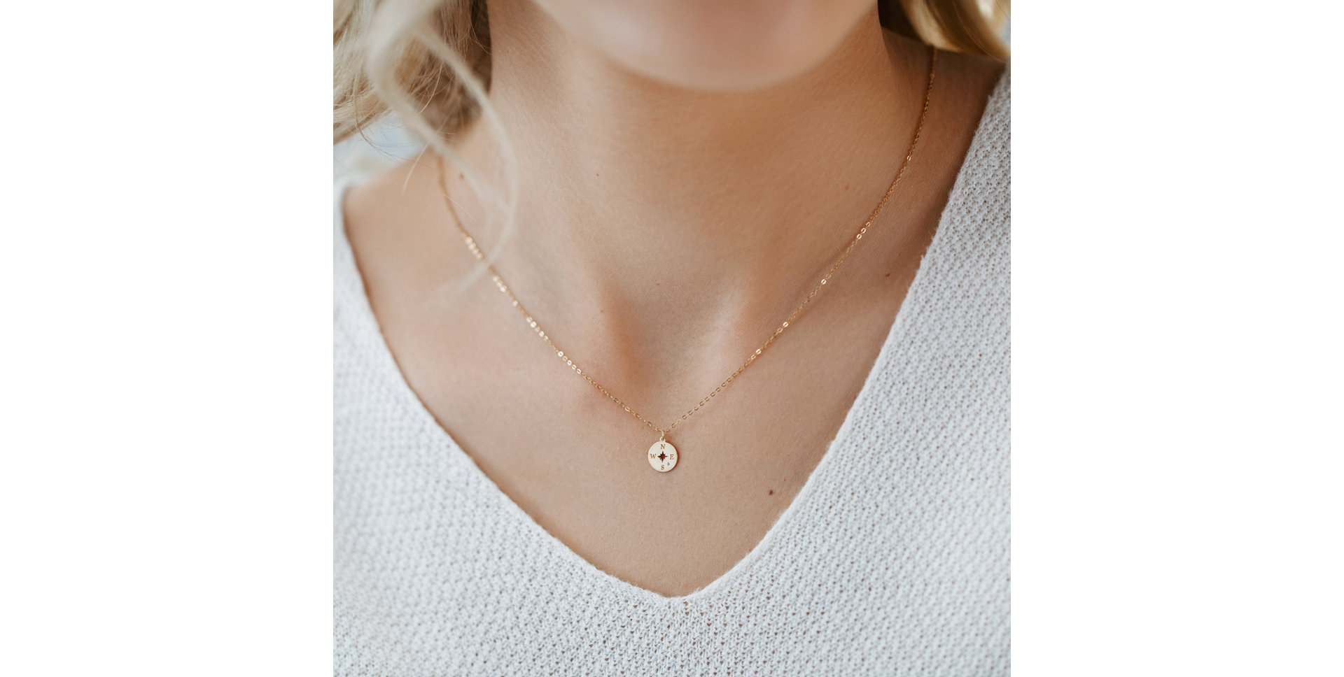 Náhrdelník s diamantom Compass