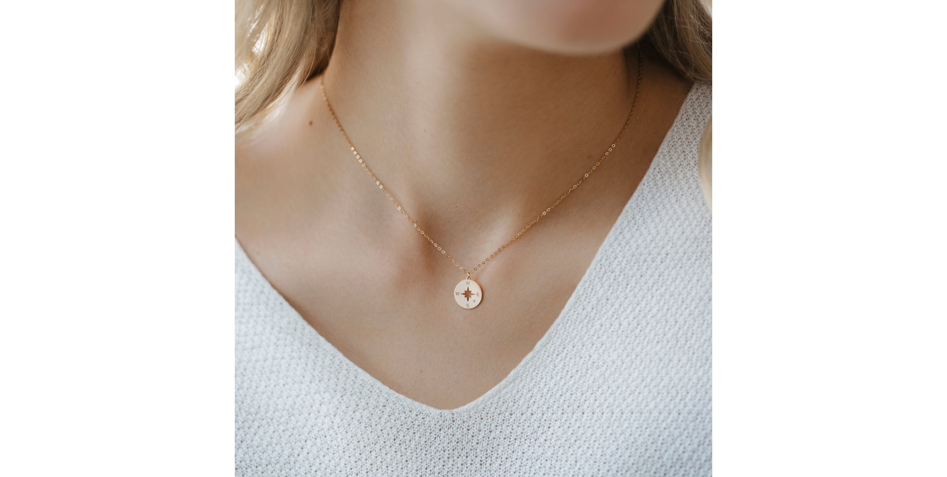 Náhrdelník s diamantom Compass