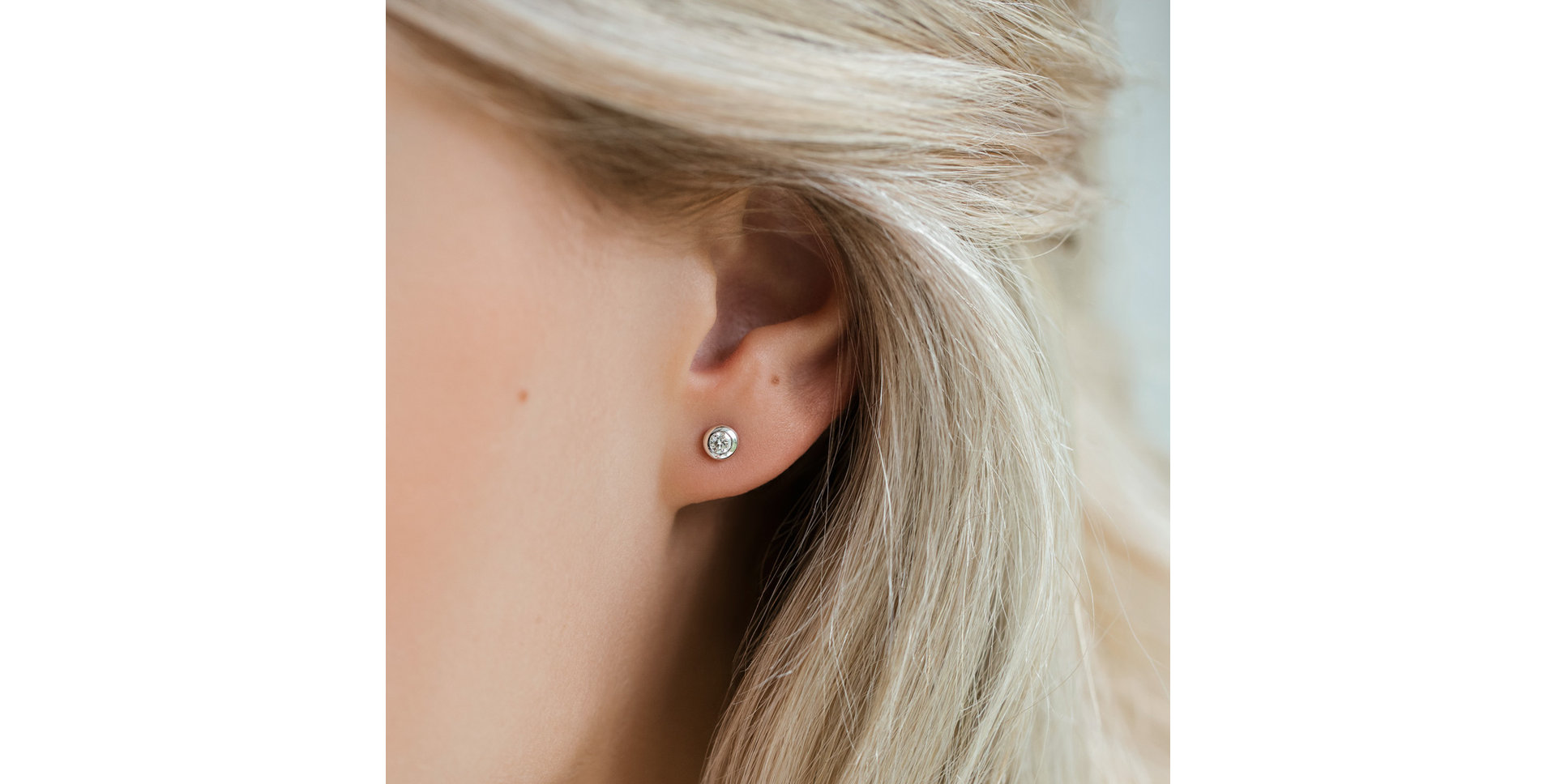 Náušnice s diamantom Sparkling Dots