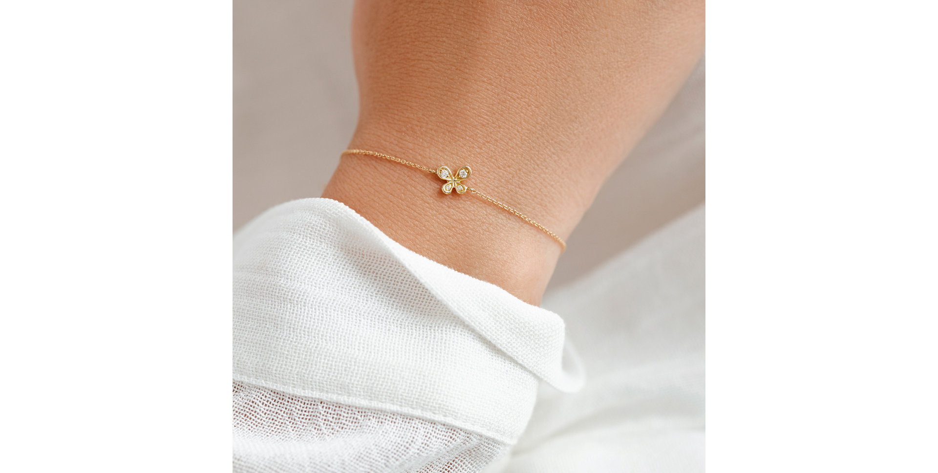 Náramok s čiernymi diamantmi Little Butterfly