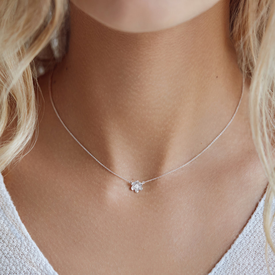 Náhrdelník s diamantom Shiny Blossom