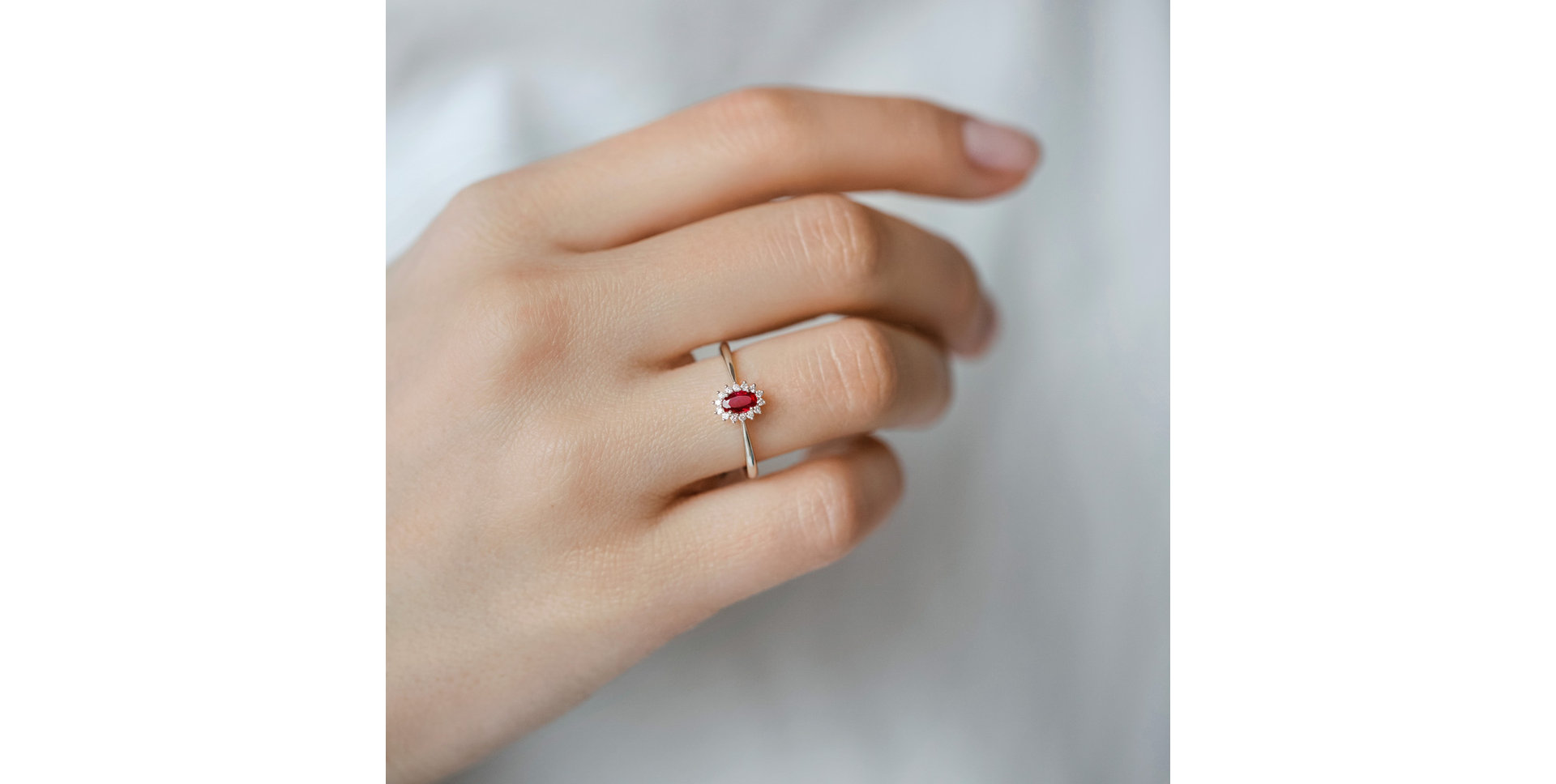 Prsteň s diamantmi a rubínom Princess