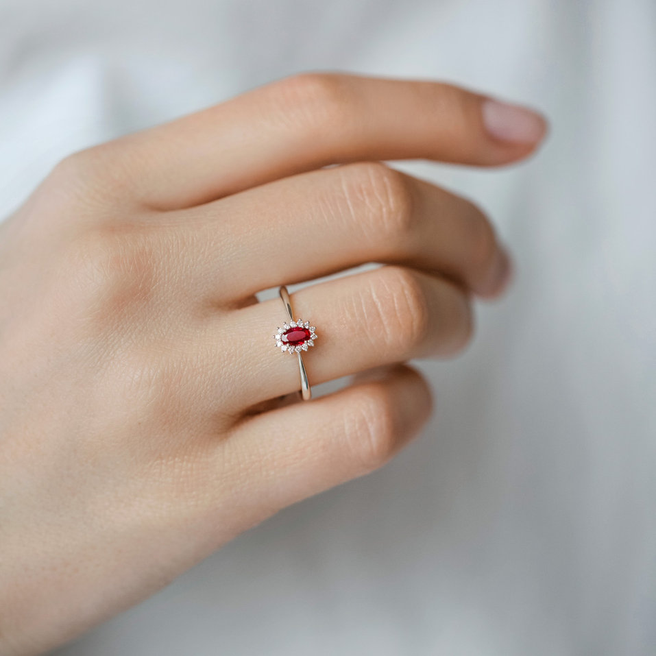 Prsteň s diamantmi a rubínom Princess