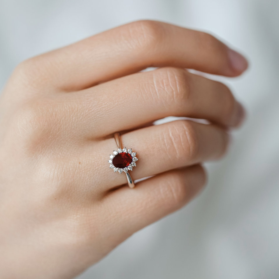 Prsteň s diamantmi a rubínom Princess