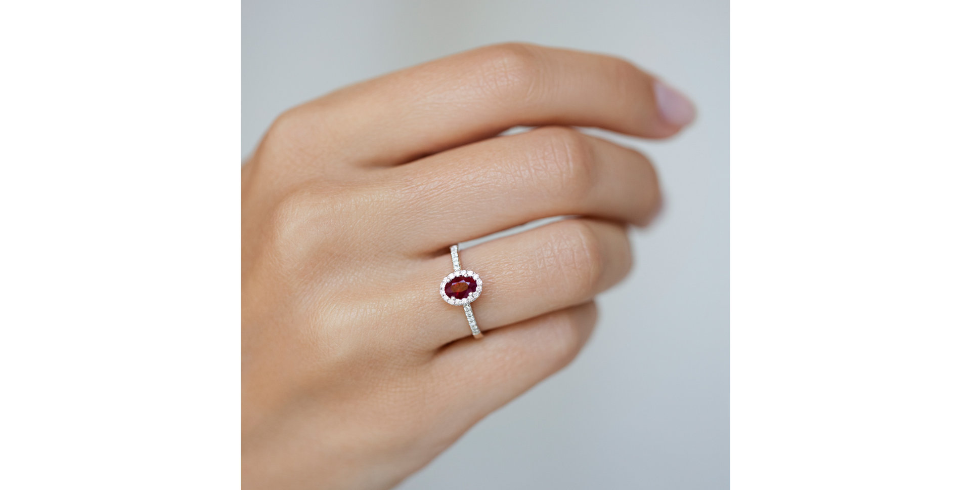 Prsteň s diamantmi a rubínom Princess