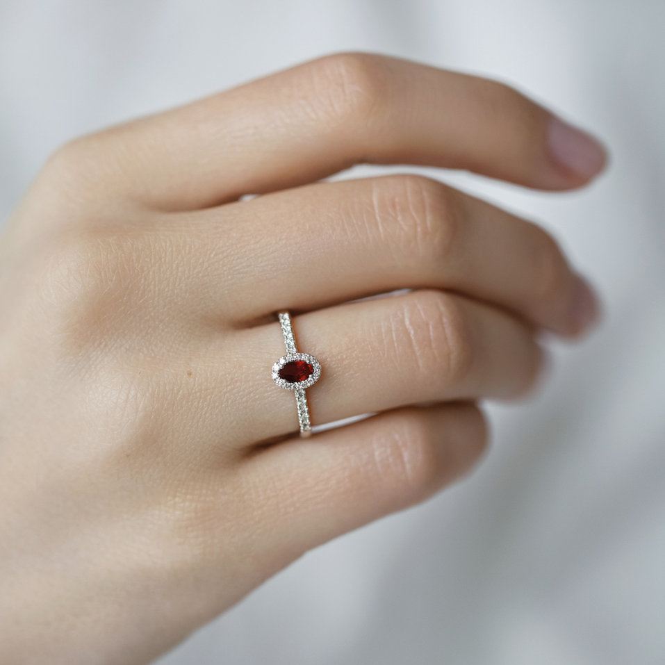 Prsteň s diamantmi a rubínom Princess