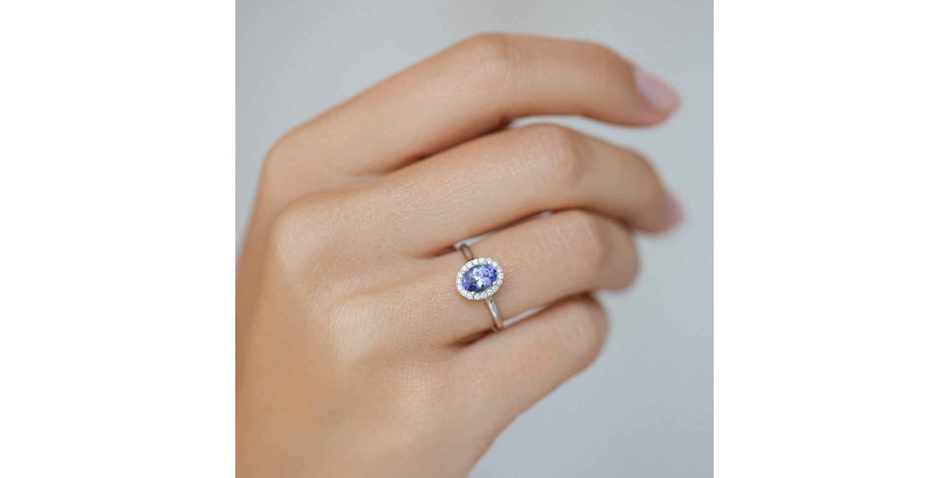 Prsteň s diamantmi a smaragdom Princess