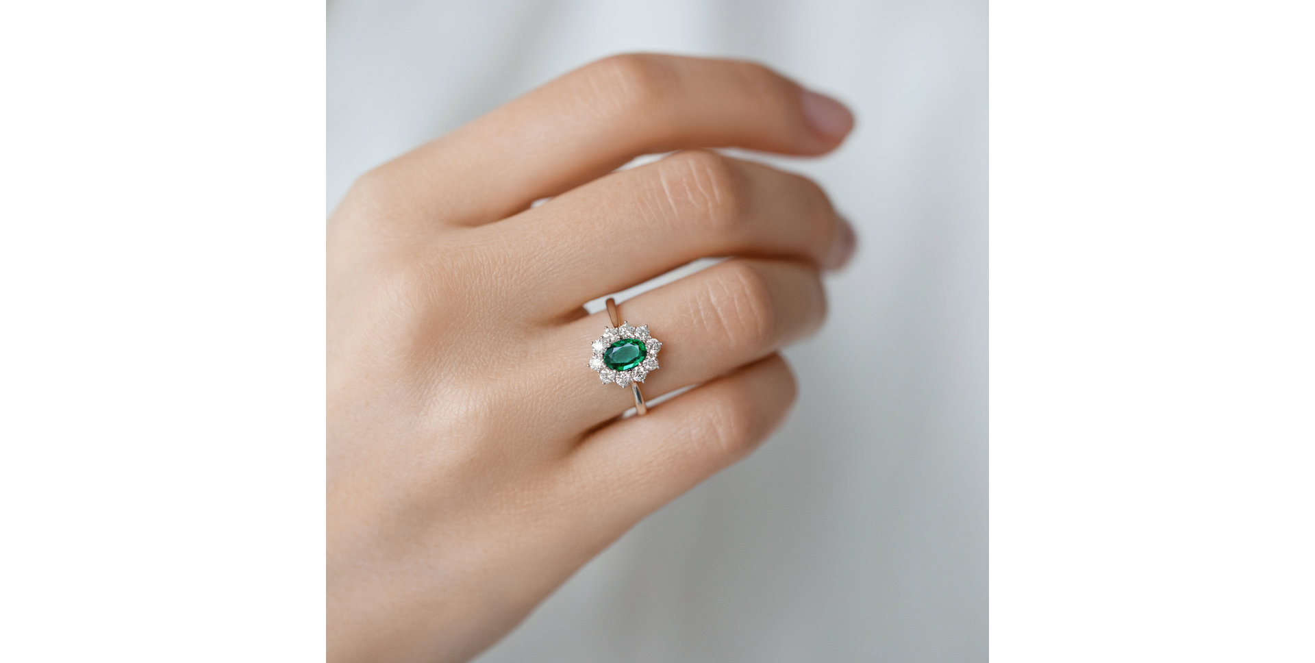 Prsteň s diamantmi a smaragdom Princess