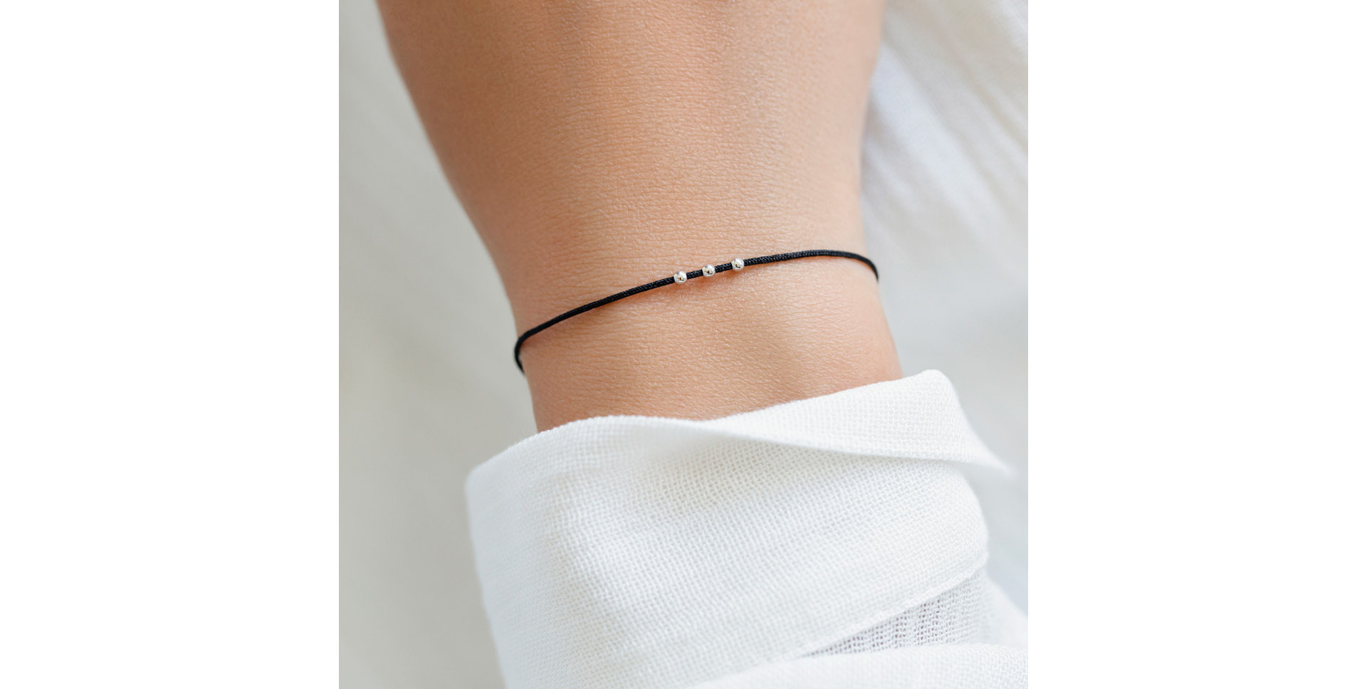 Dámsky náramok so šnúrkou Shamballa