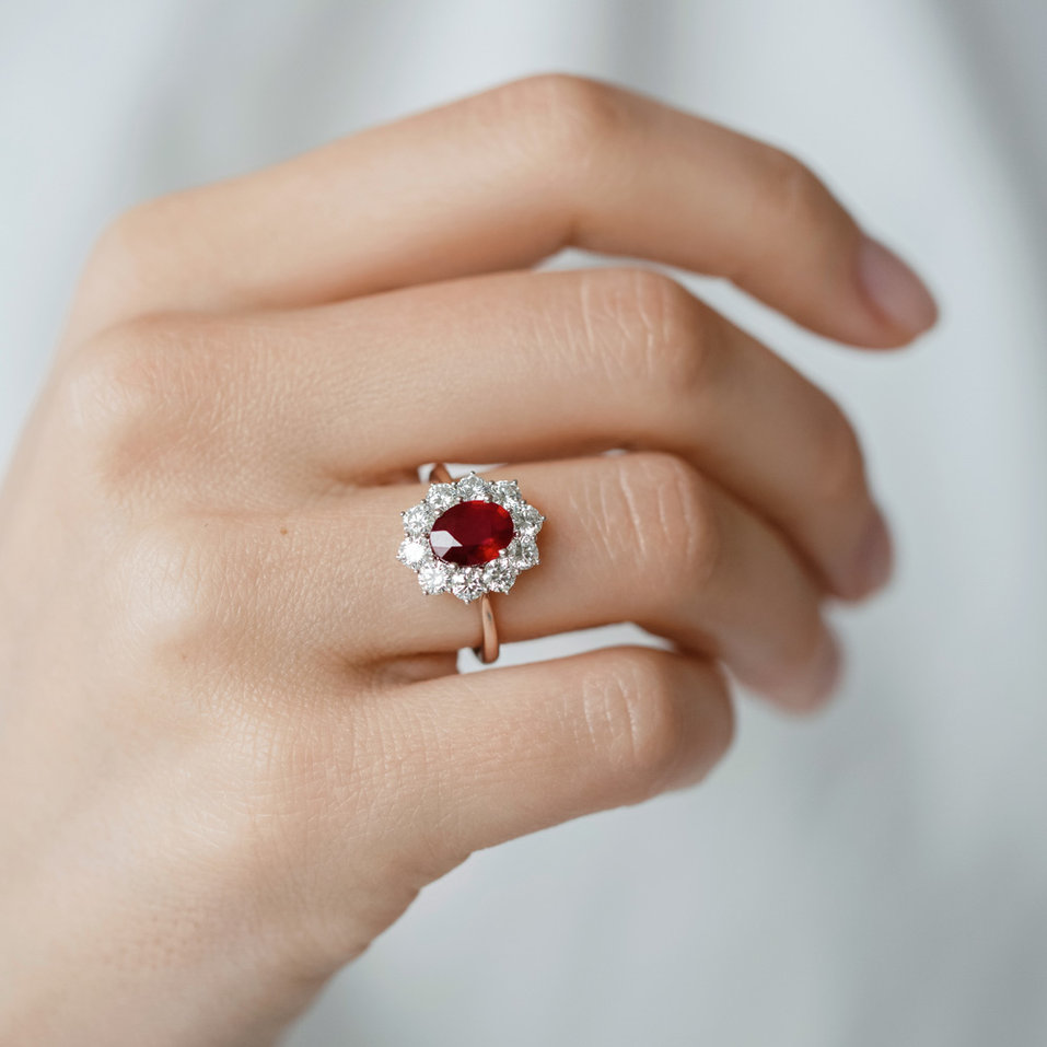 Prsteň s diamantmi a rubínom Princess