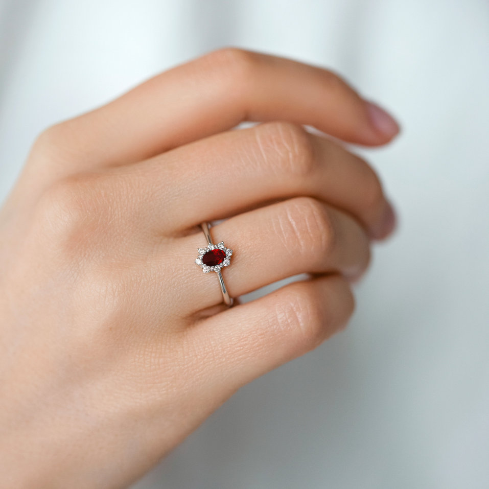 Prsteň s diamantmi a rubínom Princess