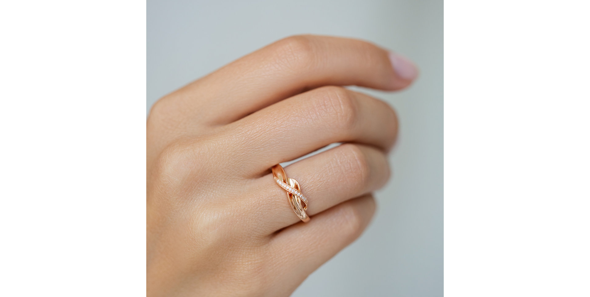 Prsteň s diamantmi Twisted Elegance