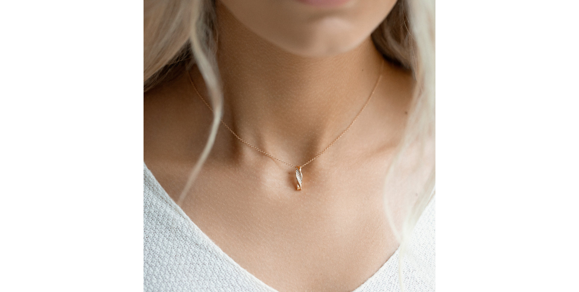 Prívesok s diamantmi First Delight