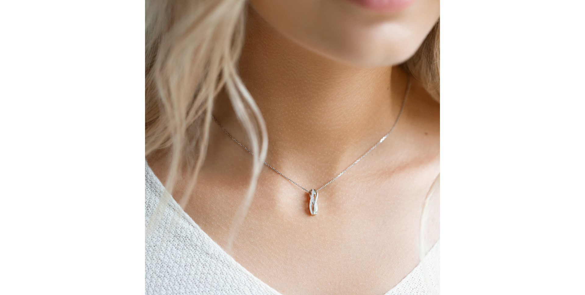 Prívesok s diamantmi Royal Rhythm