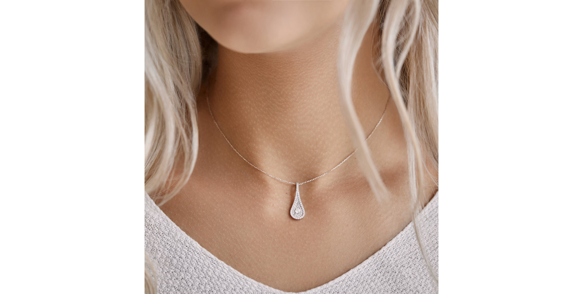 Prívesok s diamantmi Classy Drop