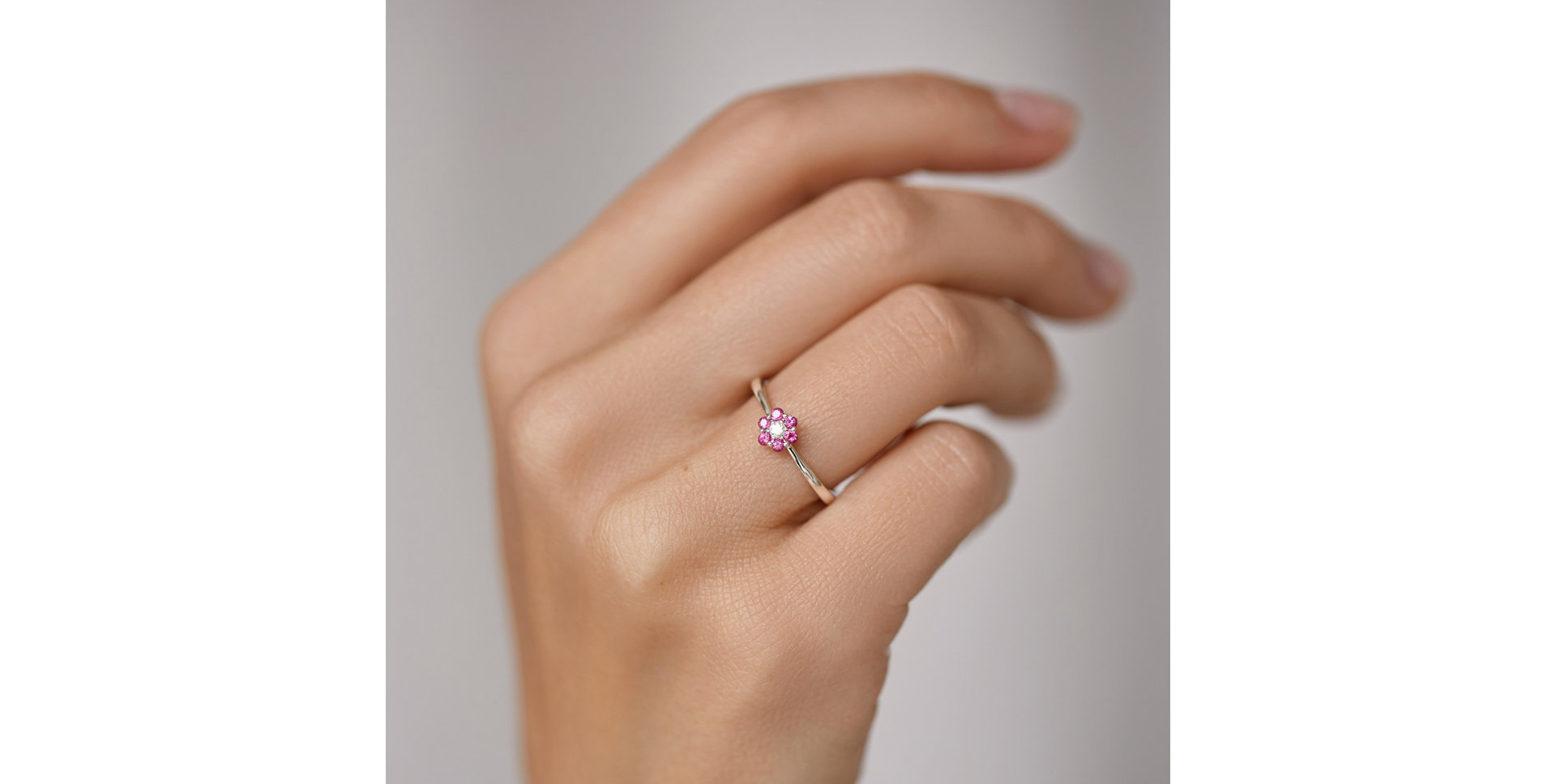 Prsteň s diamantom a smaragdmi Shiny Constellation