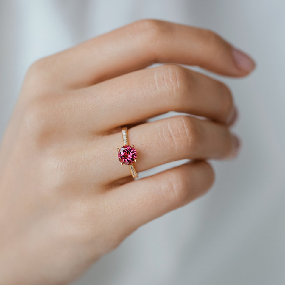 Prsteň s diamantmi a rhodolitom Bonbon