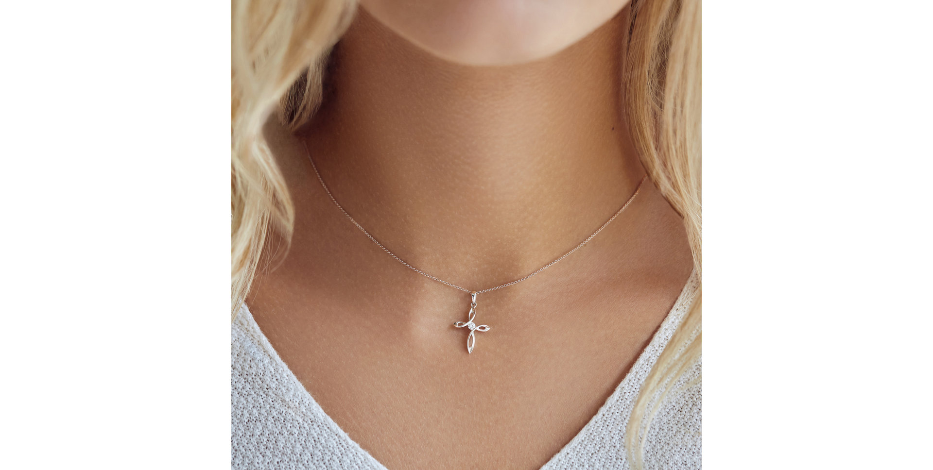 Prívesok s diamantom Symbol of Sacrifice