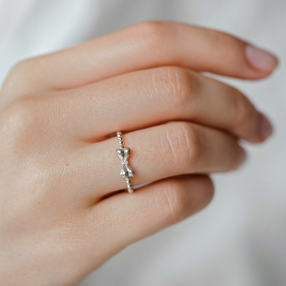 Prsteň s diamantmi Bow Knot