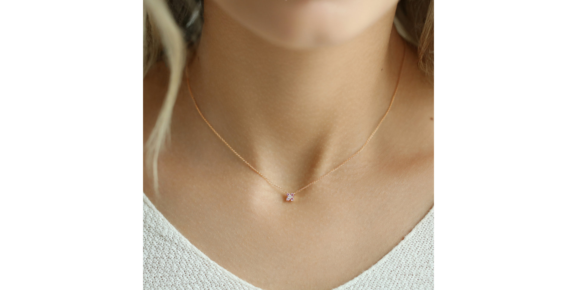 Náhrdelník s diamantom a peridotmi Divine Bloom