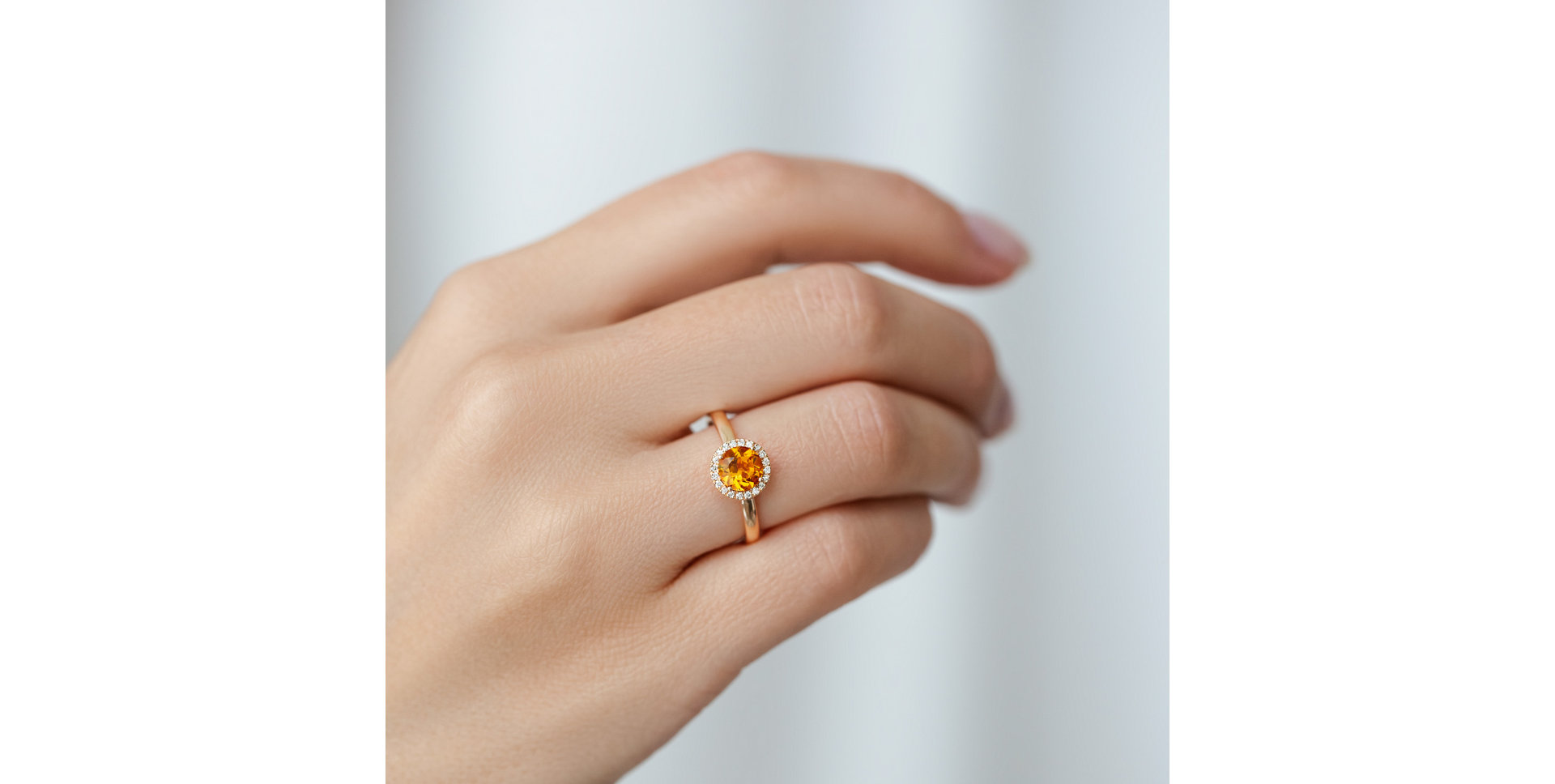 Prsteň s diamantmi a topásom sky Bonbon