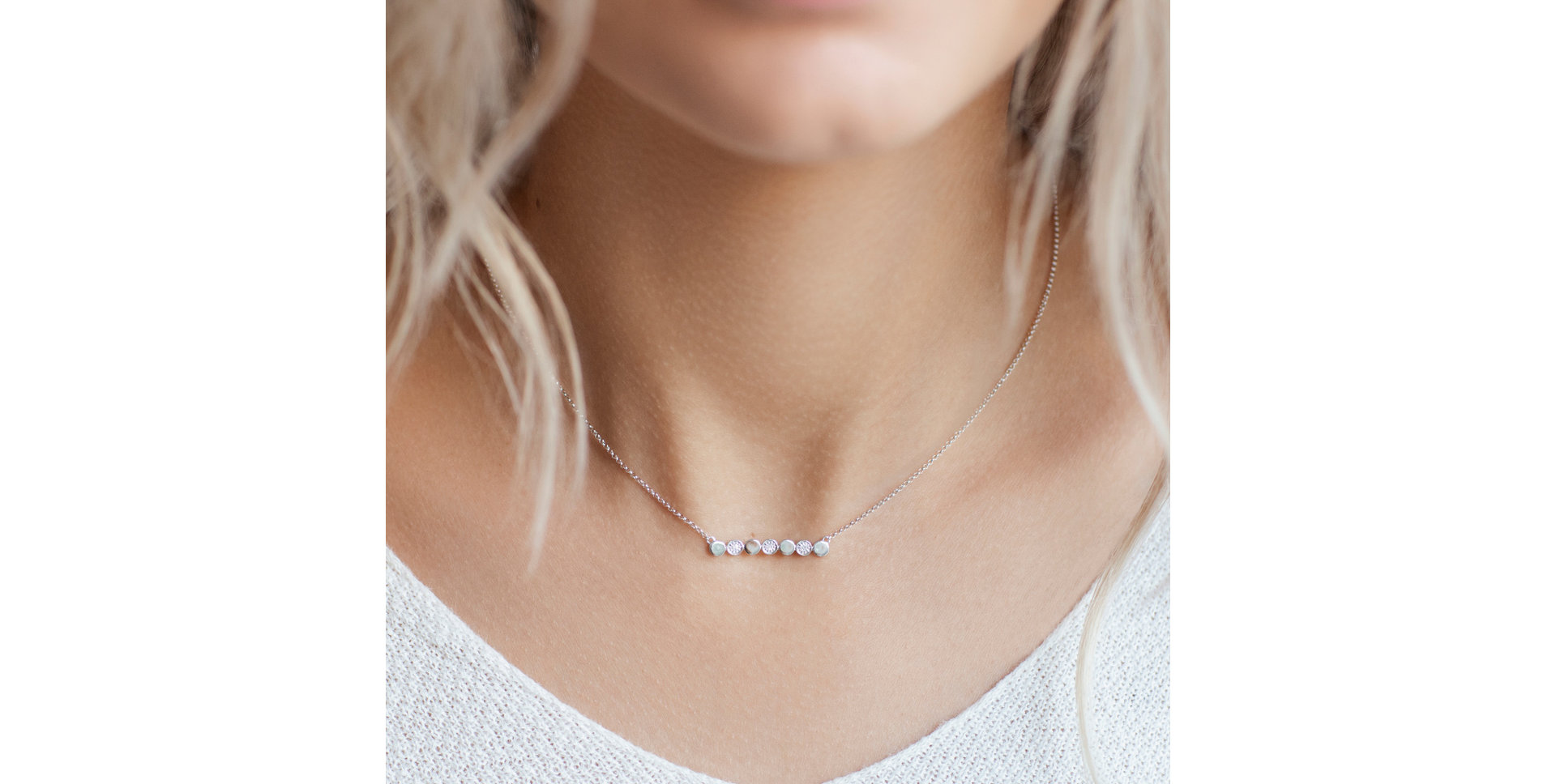 Náhrdelník s diamantmi Long Glossy Dots