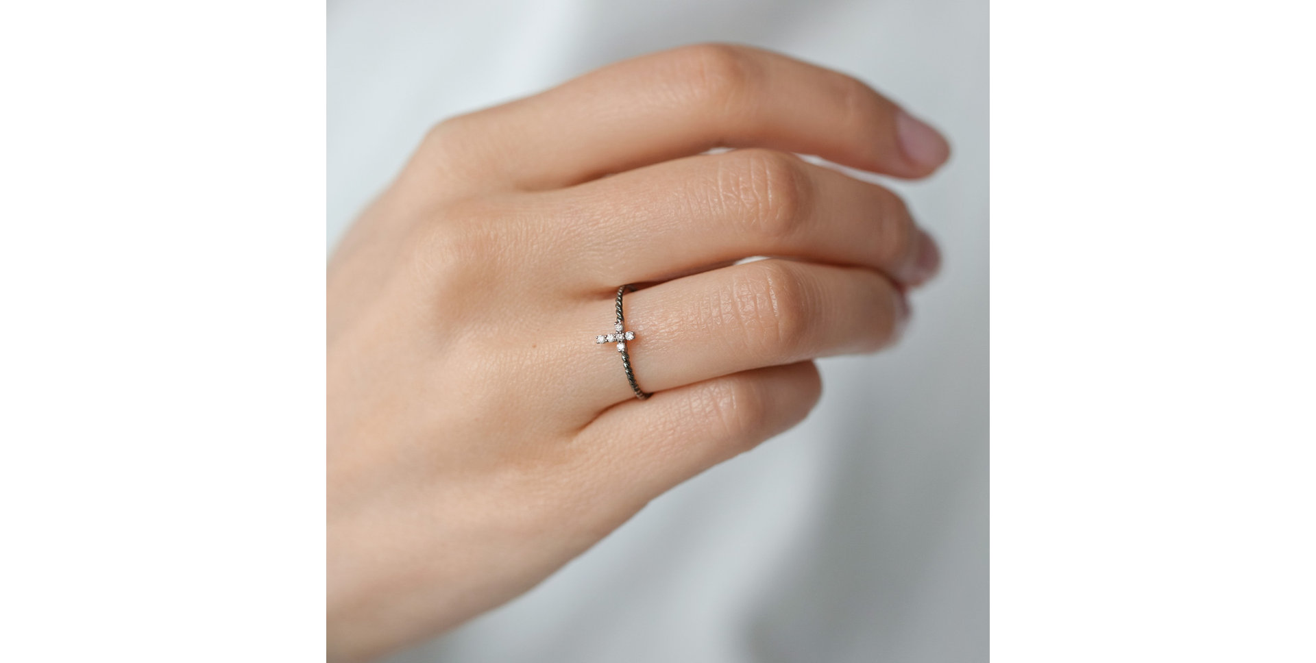 Prsteň s diamantmi Cross