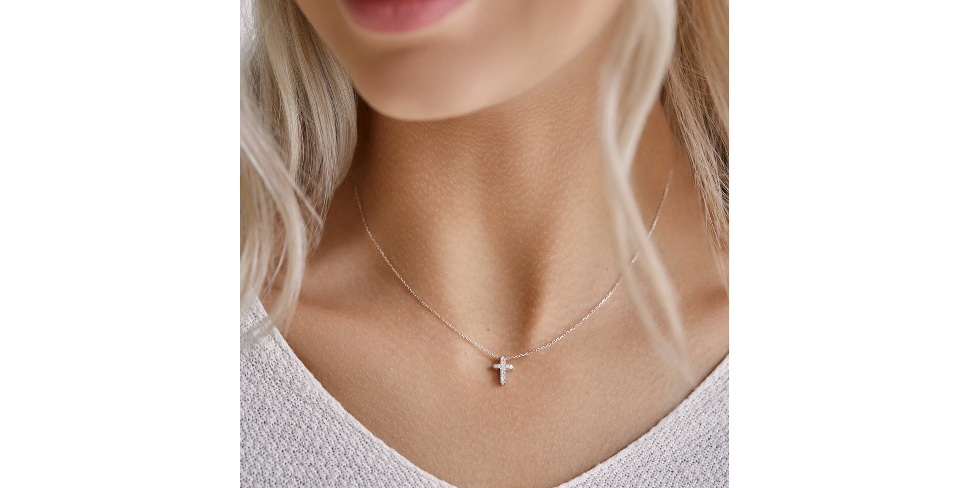 Prívesok s diamantmi Luxury Cross