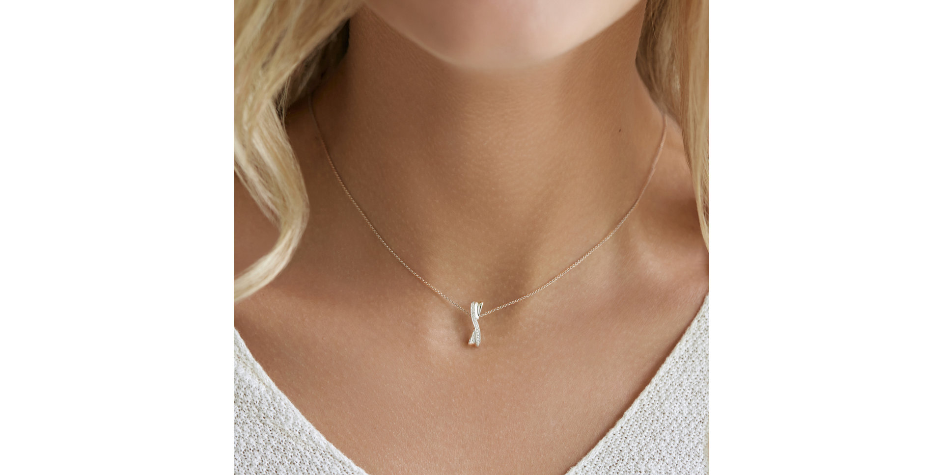 Prívesok s diamantmi Shiny Ribbon