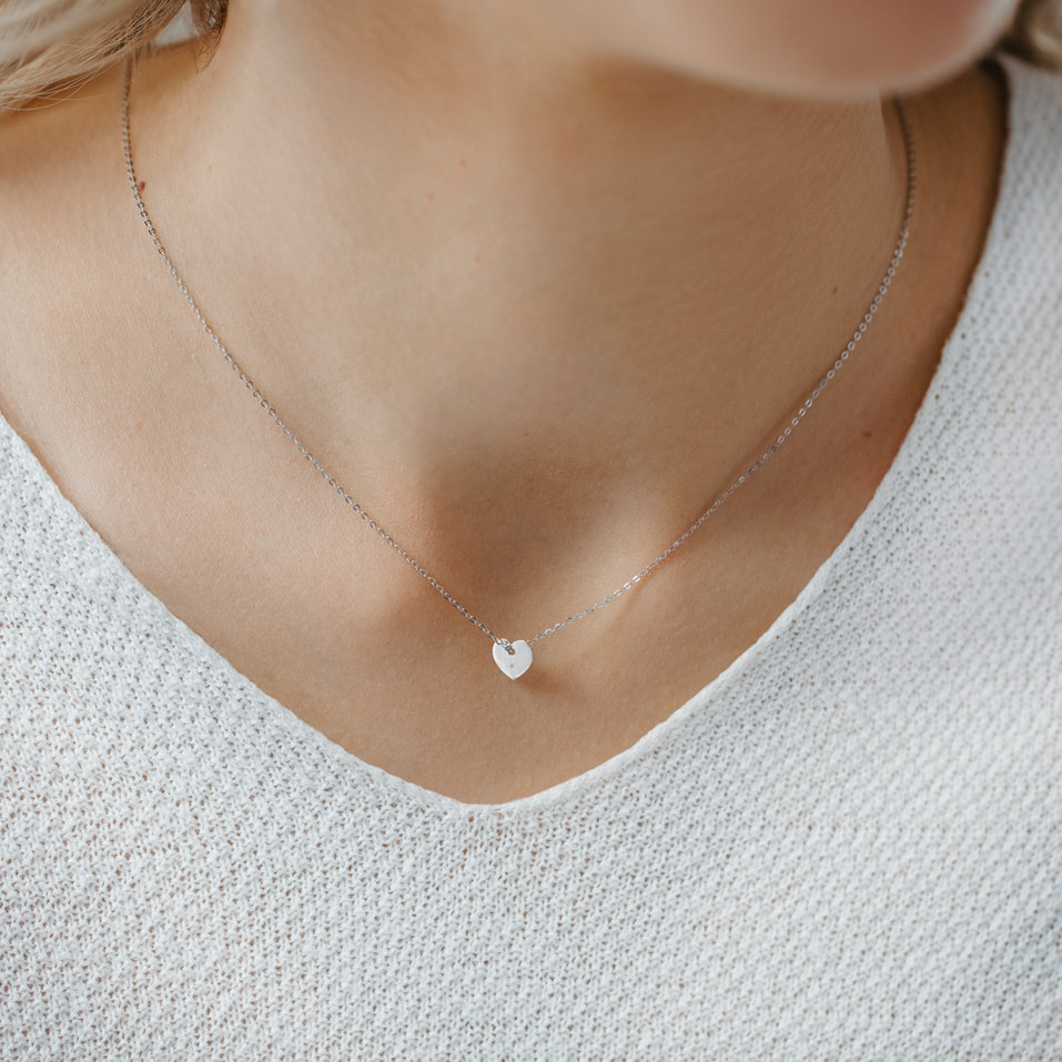 Náhrdelník s diamantom Love Symbol