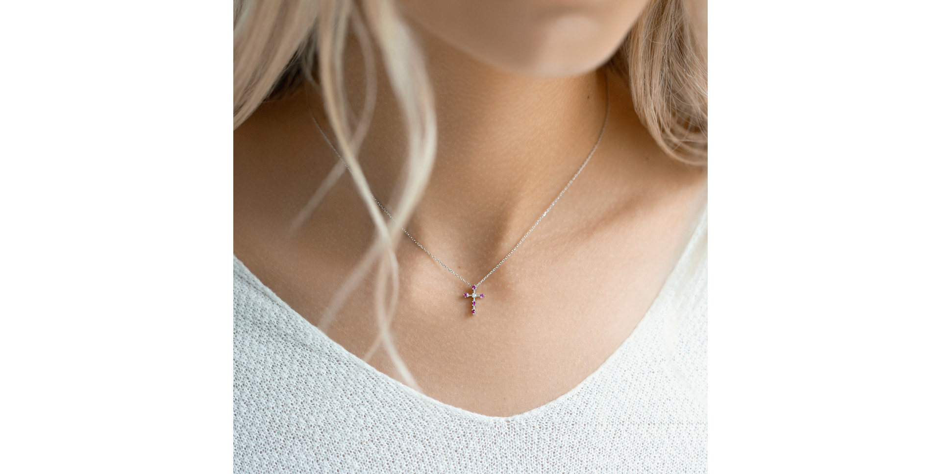 Náhrdelník s diamantmi Glittering Cross