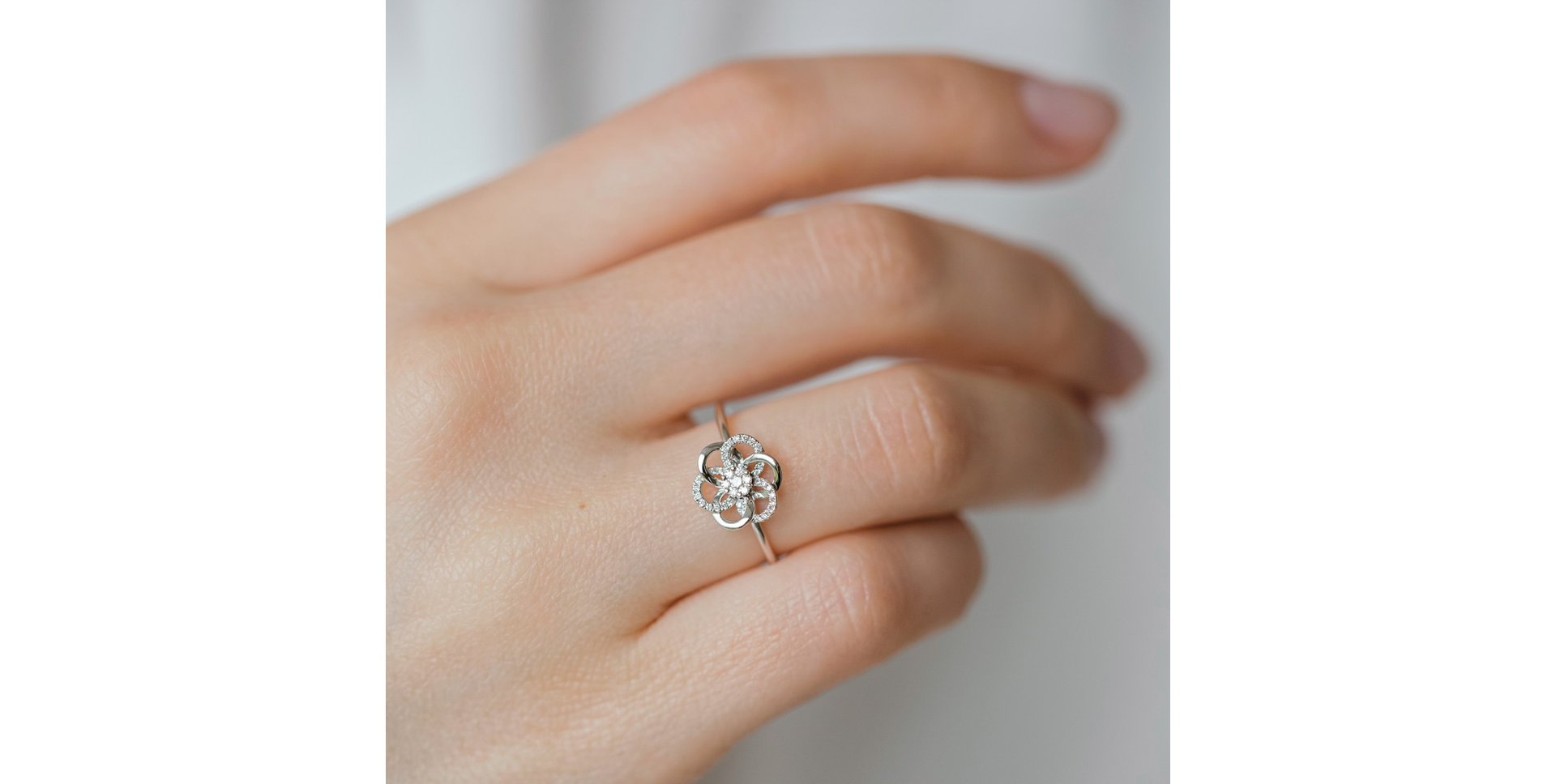 Prsteň s diamantmi Flower