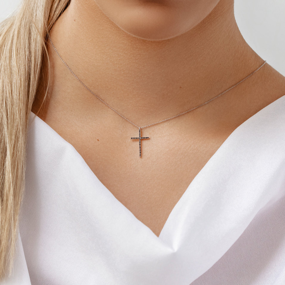 Náhrdelník s diamantmi Cross