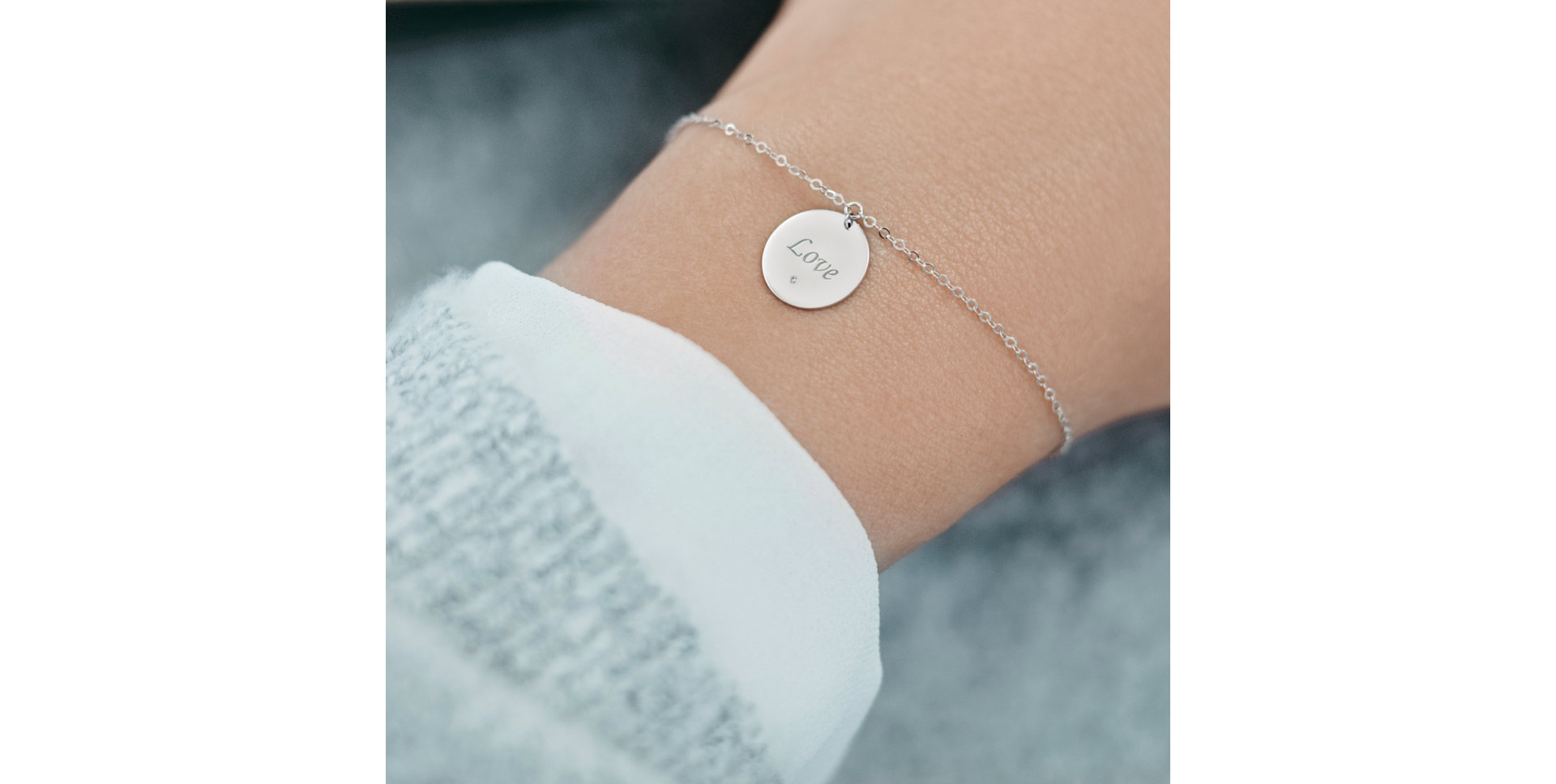 Náramok s diamantom Love