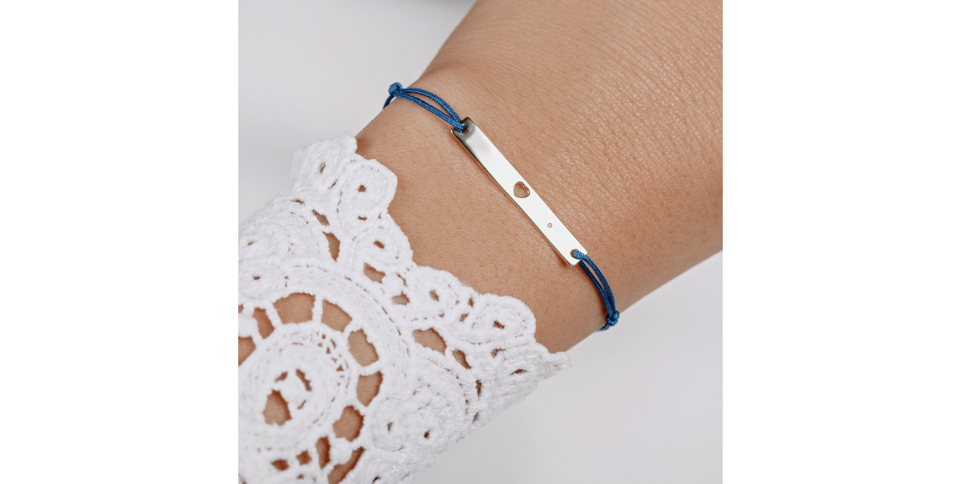 Diamantový náramok so šnúrkou Love U