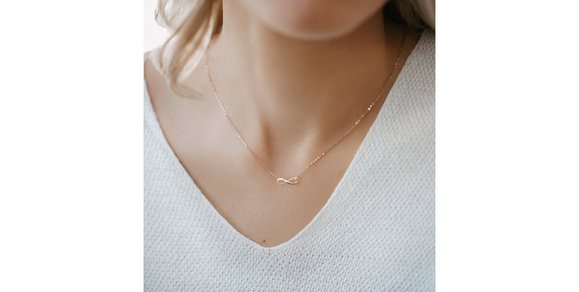 Náhrdelník s diamantom Infinity Love