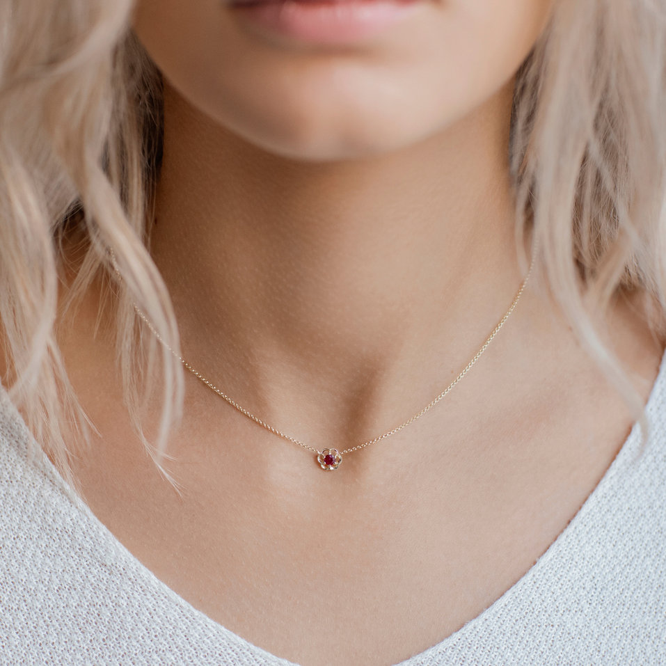 Náhrdelník s rubínom Flower Gem