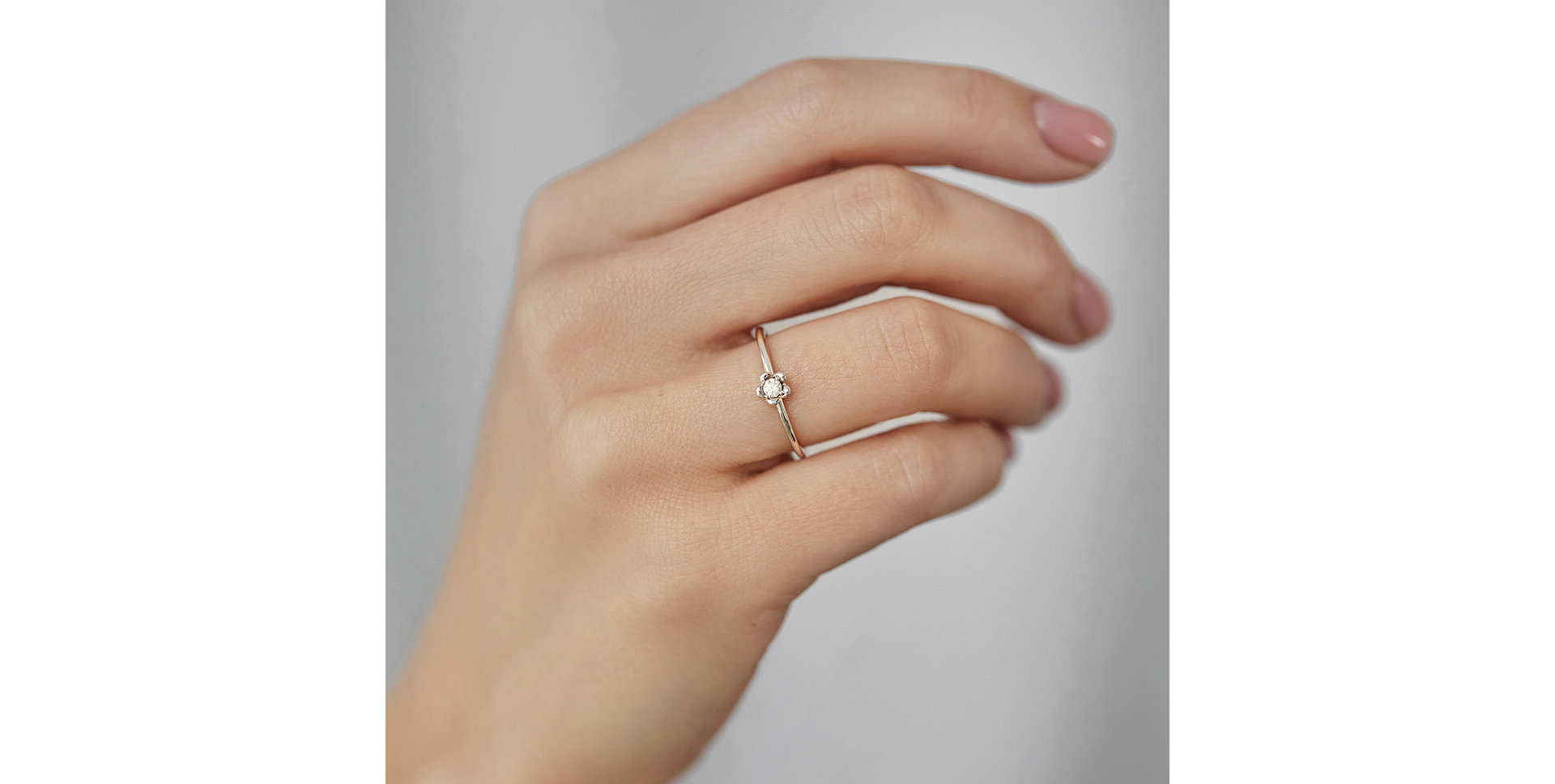 Prsteň s diamantom Delightful Flower