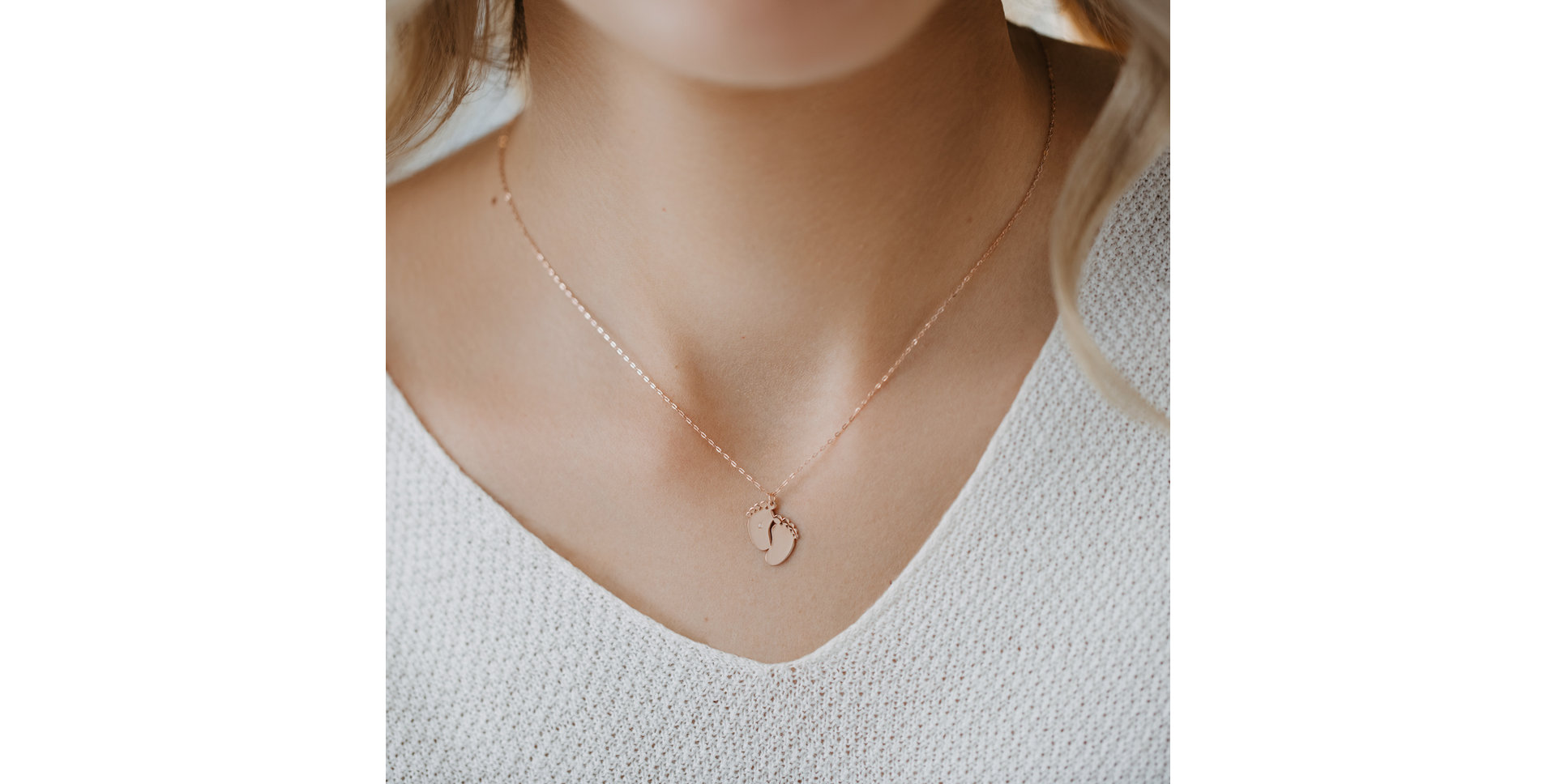 Náhrdelník s diamantom Baby Feet