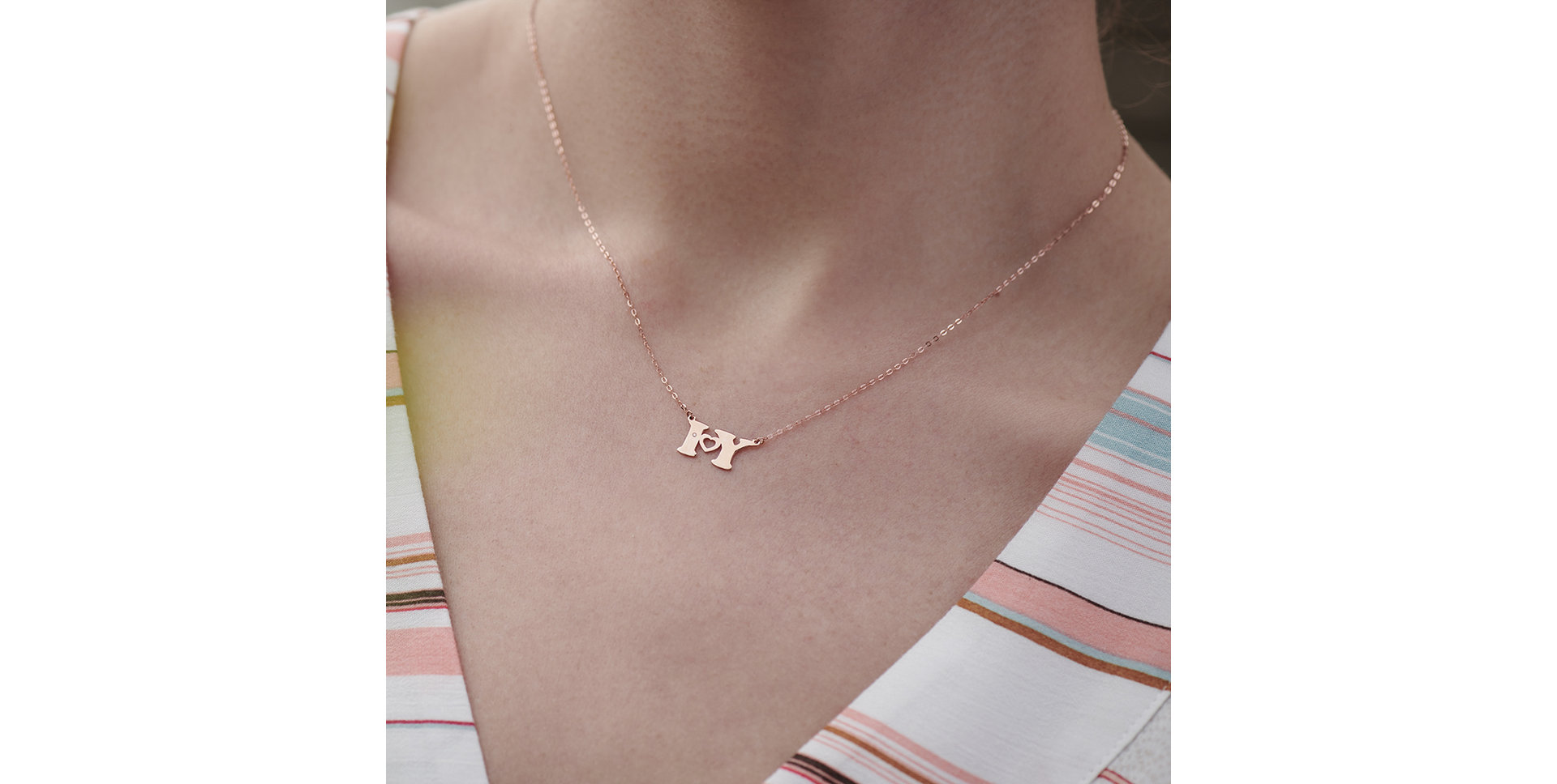 Náhrdelník s diamantom I Love U