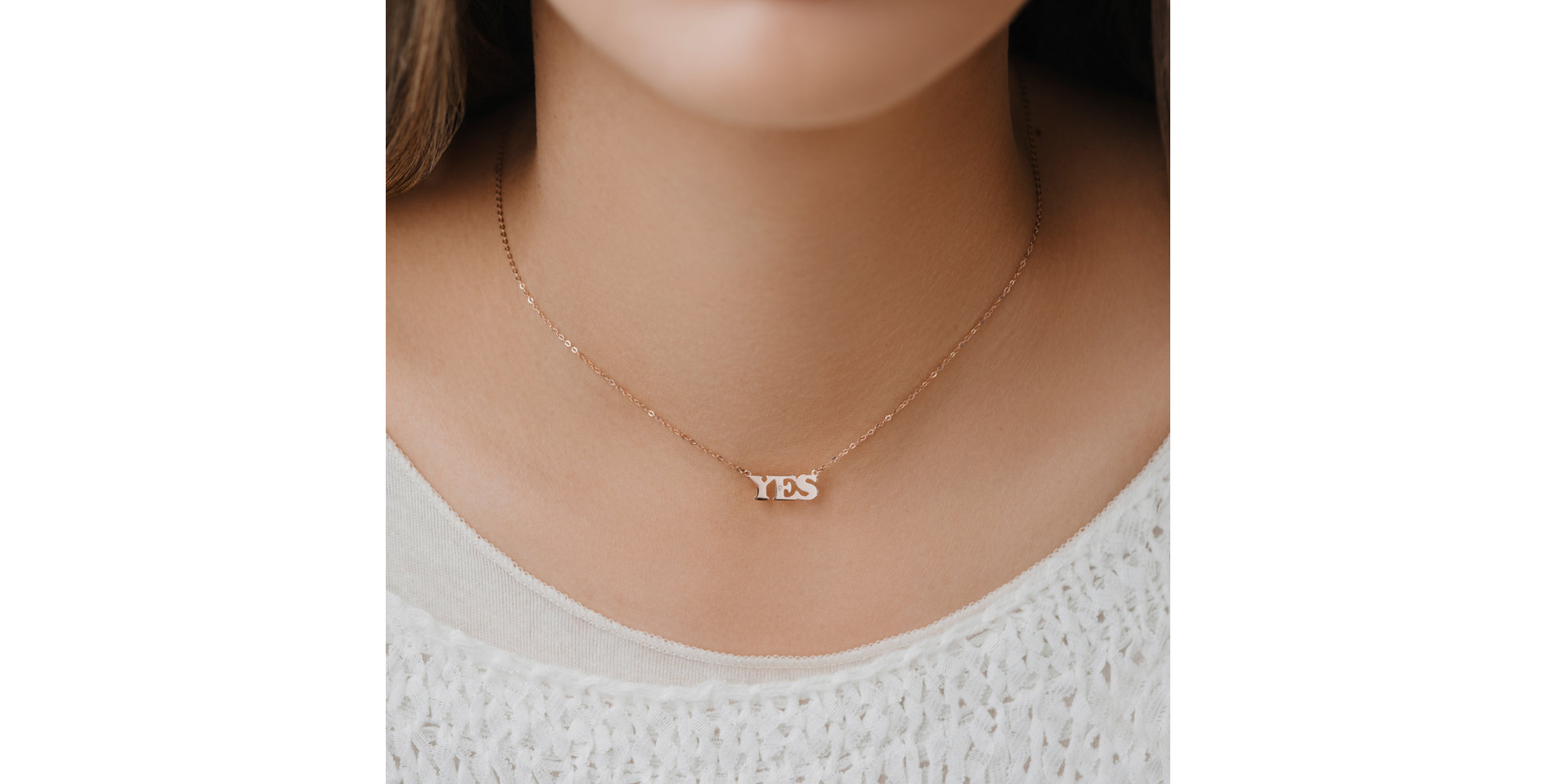 Náhrdelník s diamantom YES